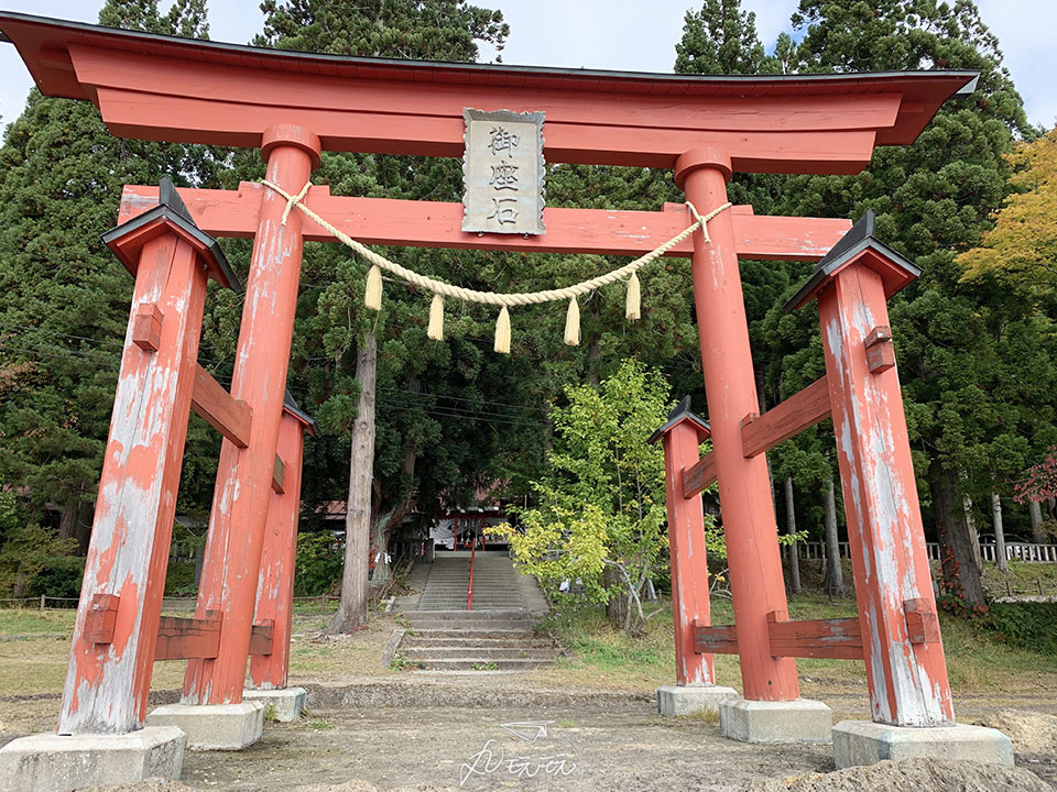 田澤湖御座石神社